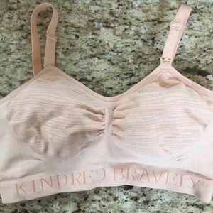 Kindred Bravely hands-free pumping and nursing bra